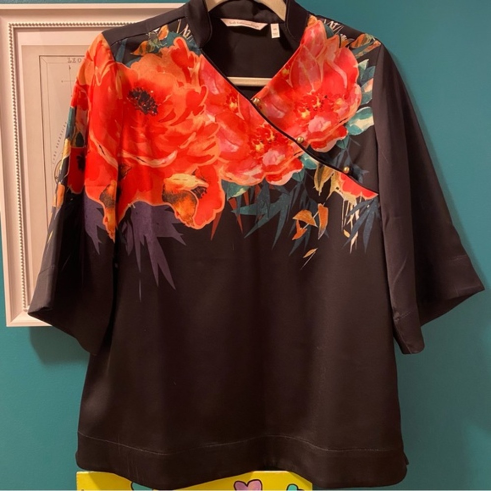 Soft surroundings floral blouse